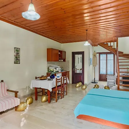 Iliopetra Aparthotel Douliana