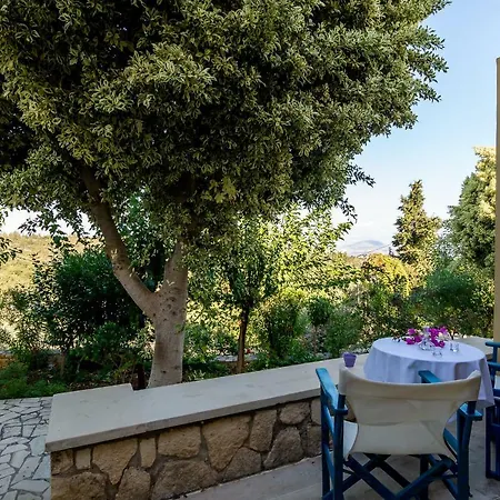 Iliopetra Aparthotel *