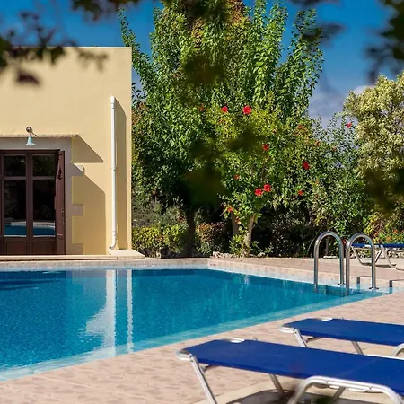 Iliopetra Apart Otel *