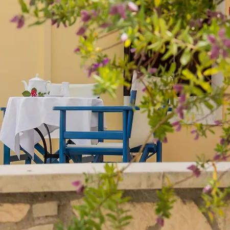 Iliopetra Aparthotel Douliana